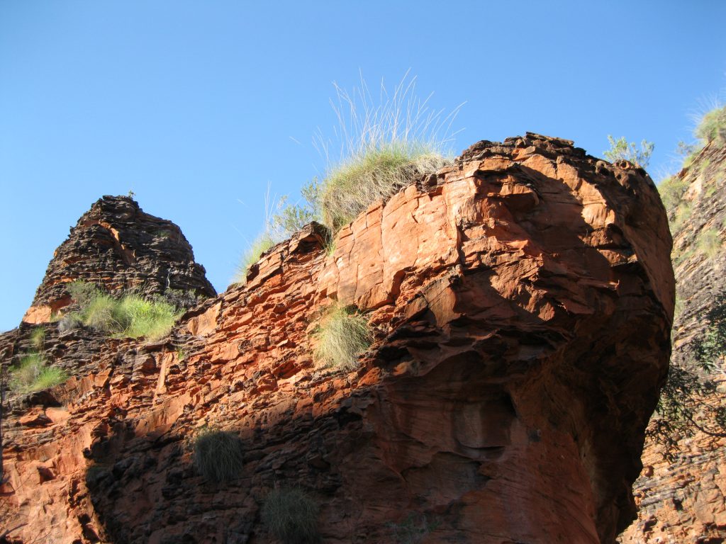 Rock formations on the Demboong Banan Trail