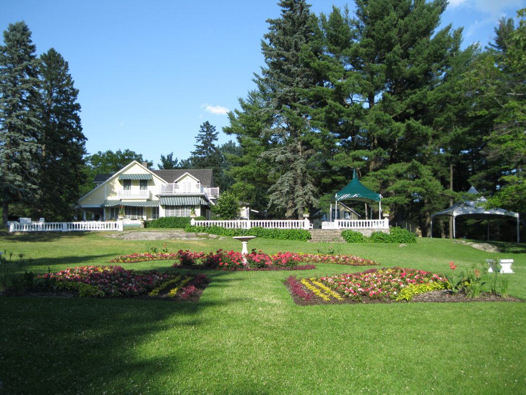 The Moorside Cottage and the French Garden of the Mackenzie King Estate